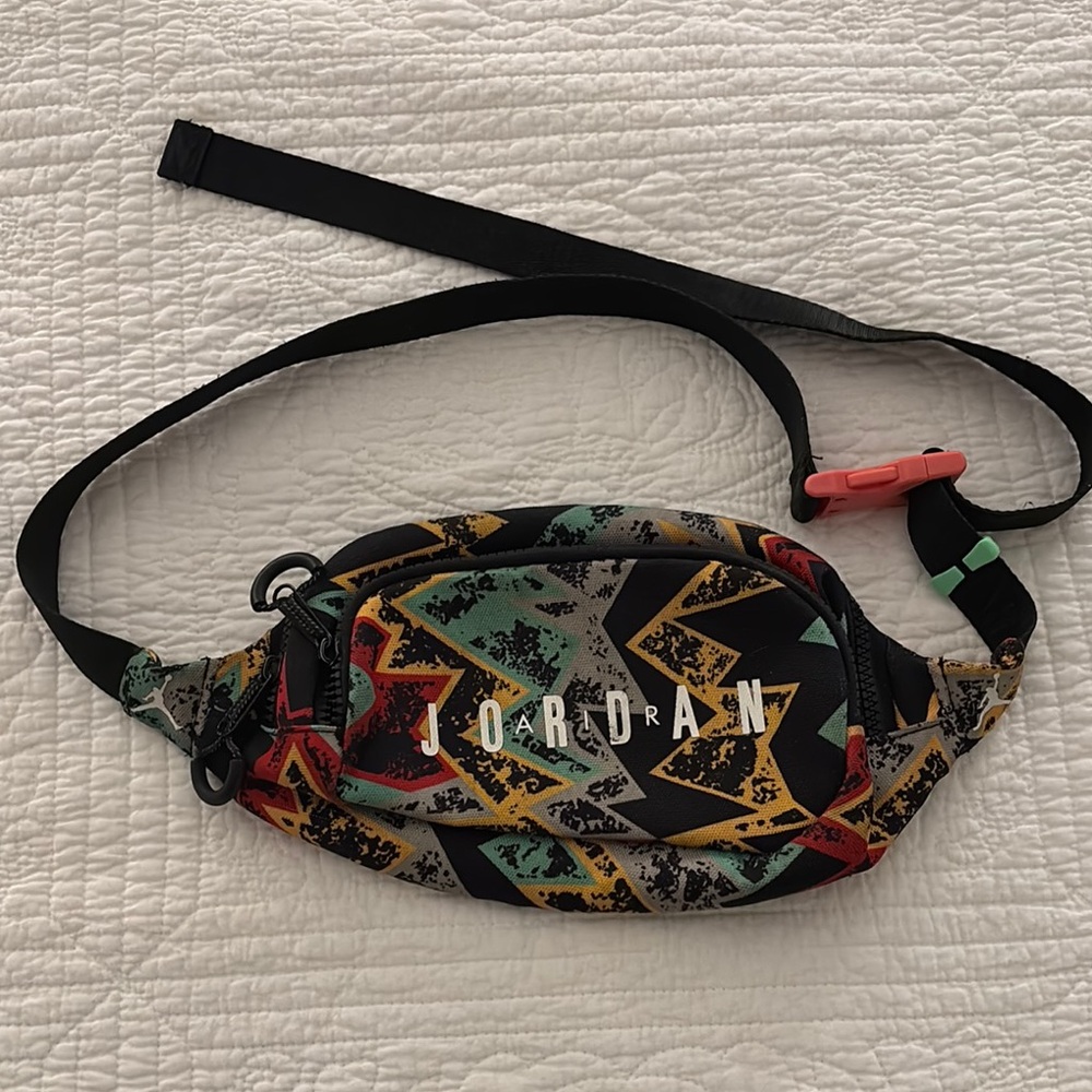 Nike Multicolor Patterned Belt Bag